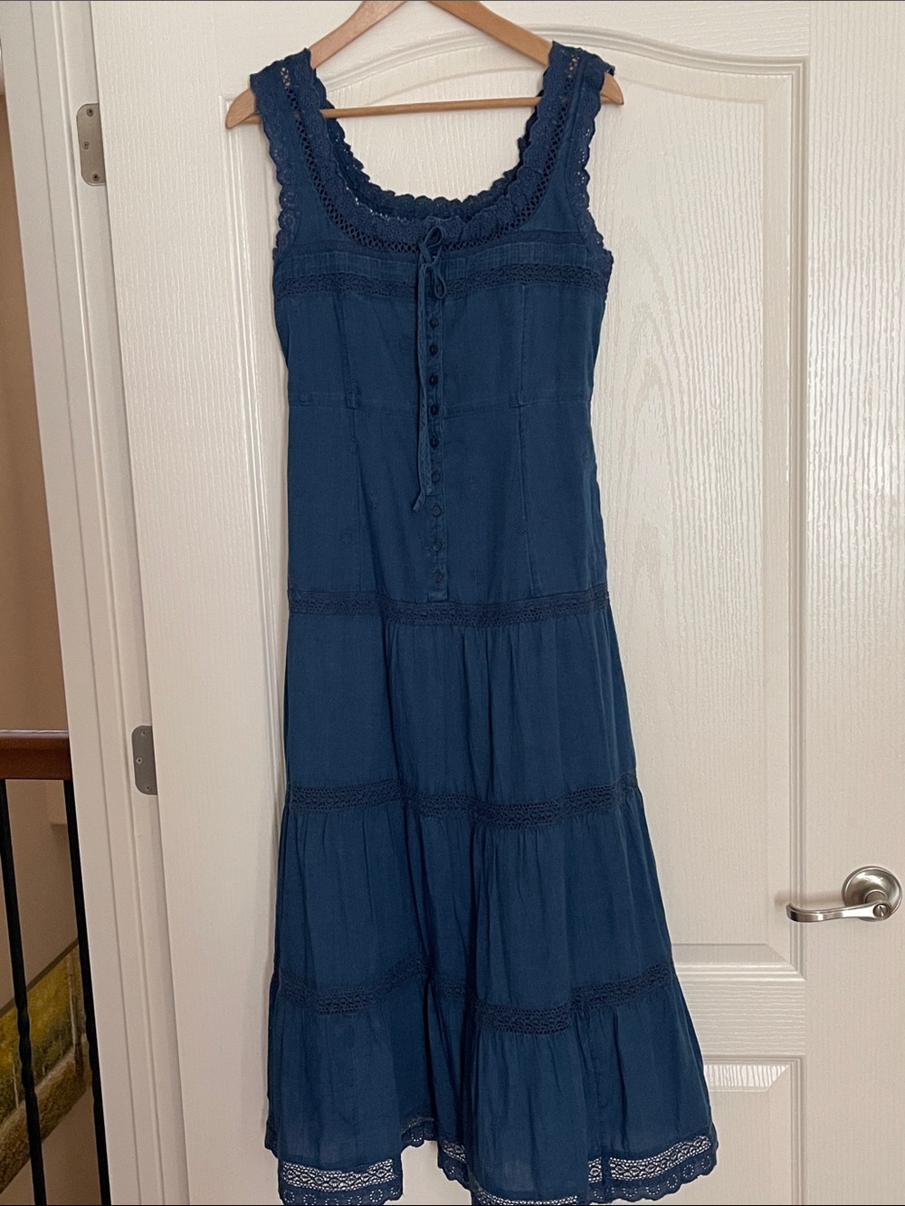 GAP Navy Sleeveless Lace trim  tiered midi dress , Sz S , New - Picture 2 of 10